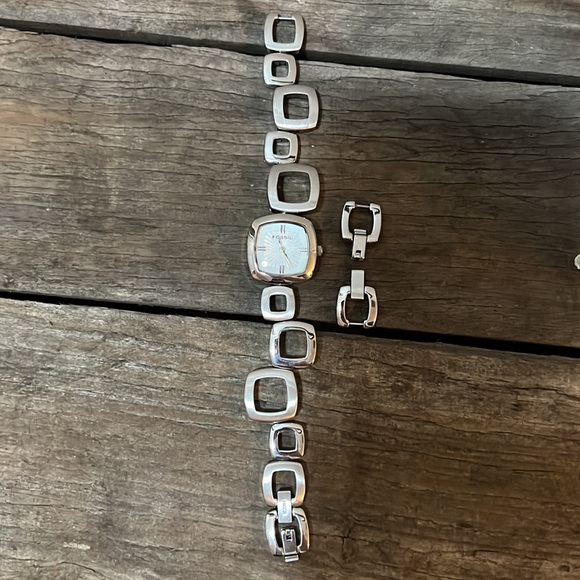 Fossil Watch Women Silver Tone Square Link Sunburst Dial 50M WR ES 1869 - Picture 4 of 6